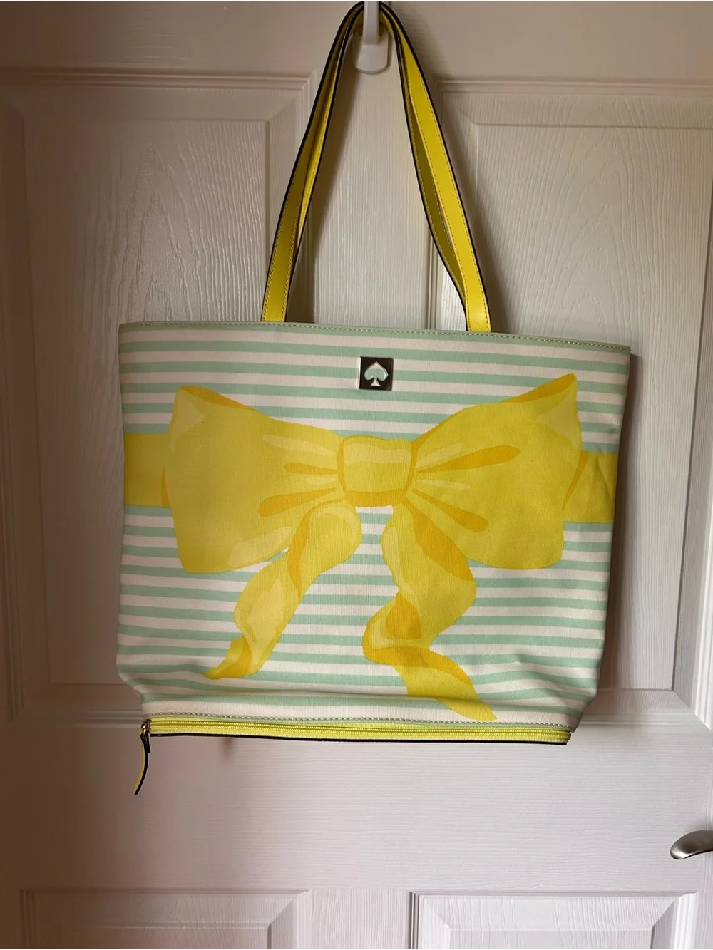 Kate Spade New York Sonora Poplar Court beach tote